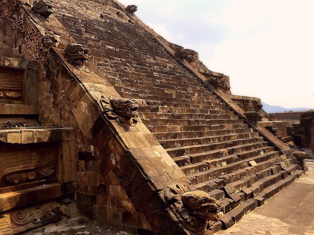 Pyramid-Teotihuacan-Ilkka 1